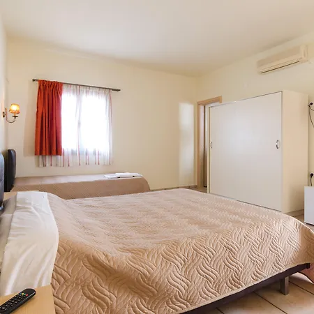 Hotel Eleonora αnissaras