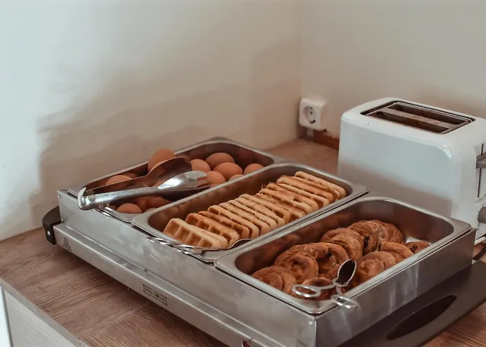 Hotel Eleonora αnissaras 3*