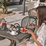 Eleonora αnissaras Hotel