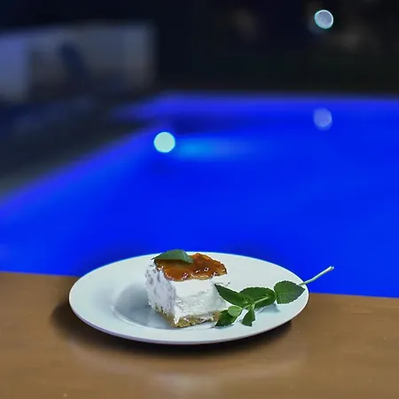 Hotel Eleonora αnissaras 3*