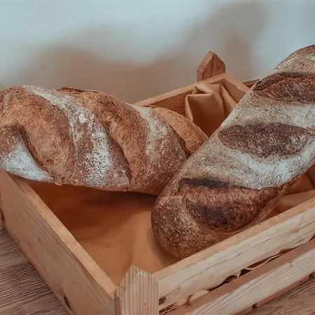 Hotel Eleonora αnissaras 3*