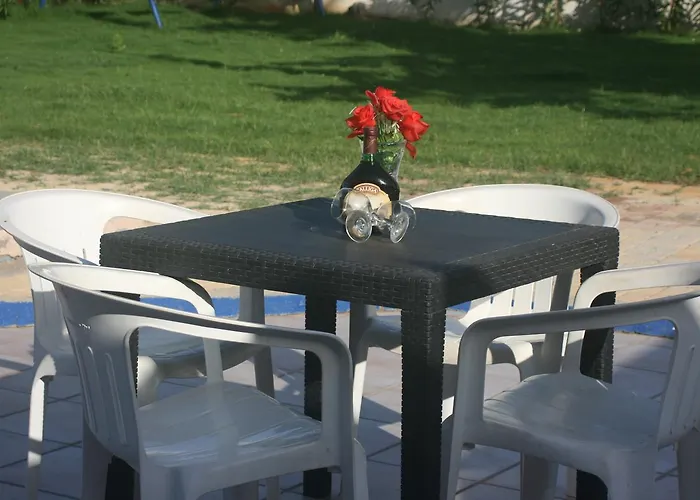 Hotel Eleonora αnissaras 3*