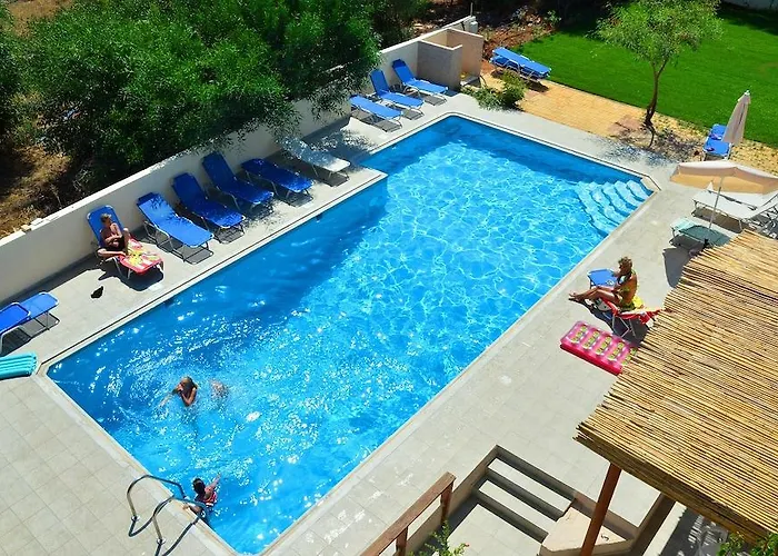 Hotel Eleonora αnissaras 3*