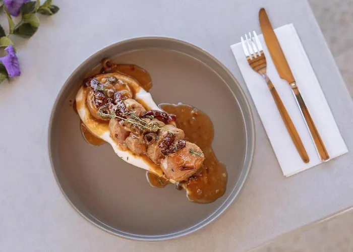 Hotel Eleonora αnissaras 3*