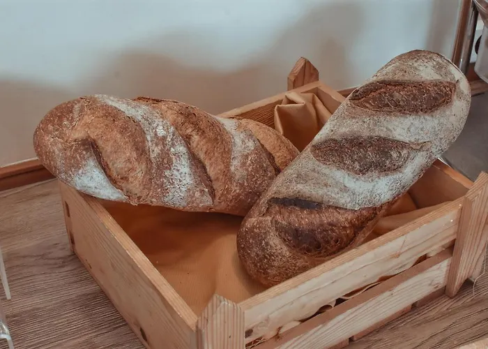 Hotel Eleonora αnissaras 3*